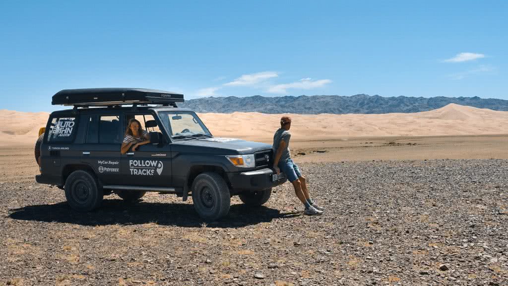 Vehicle upgrade to Toyota Landcruiser 76 for Gobi Bear Route